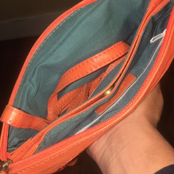 Leather crossbody bag - Picture 4 of 5